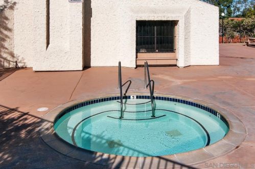 2707 Via Colima, Carlsbad CA  92010-1377 exterior