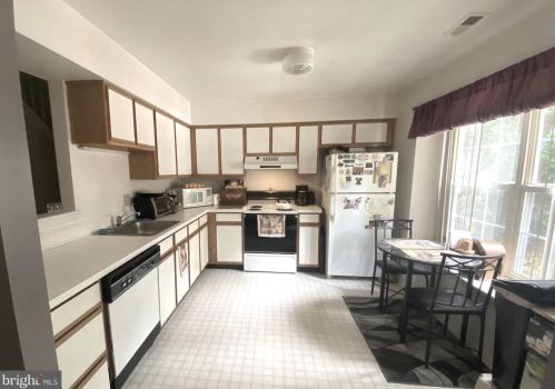 19 Tyler Ln, Berlin Boro NJ  08009-9463 exterior