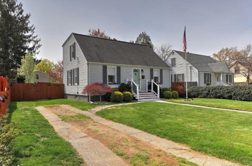 120 Meadowside Rd, Milford, CT 06460-4523