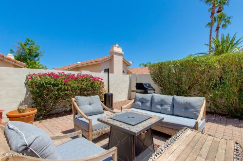 8812 Riviera Dr, Scottsdale AZ  85260-5814 exterior