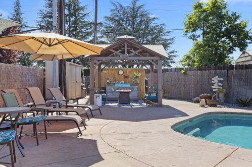 1154 Tamarack Dr, Lodi CA  95240-5535 exterior