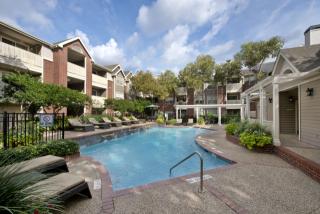 2828 Greenbriar St, Houston TX  77098-1459 exterior