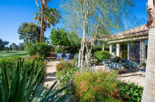 150 Kavenish Dr, Rancho Mirage CA  92270-3228 exterior