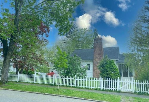 75 Pepper Ridge Rd, Stamford, CT 06905-3222