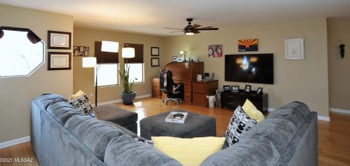 3944 Pine Creek Way, Tucson AZ 85745-7115 exterior