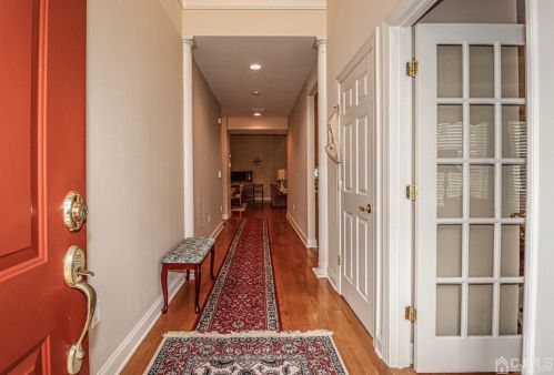 13 Ayers Ct, Metuchen NJ  08840-1172 exterior