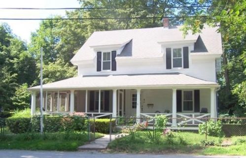 11 Garfield Ave, Weymouth, MA 02188-1511