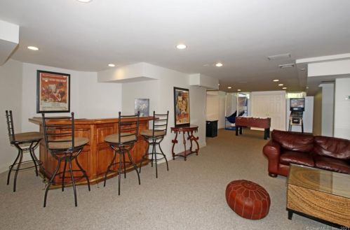312 Ridgefield Rd, Wilton CT  06897-2329 exterior