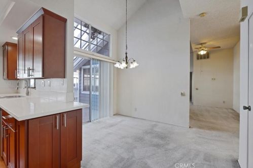 11690 Lakewood Blvd, Downey CA  90241-5272 exterior