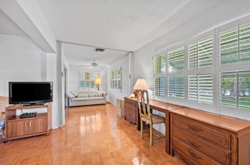 809 Meadowlark Ln, Delray Beach FL  33445-1853 exterior