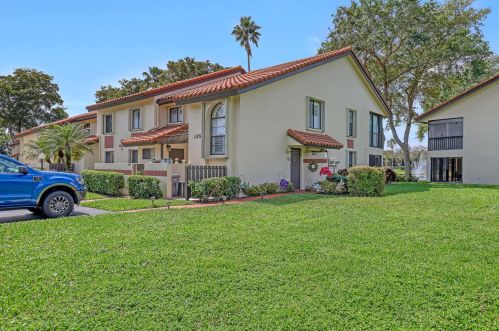 10465 Breezy Lake Ln, Boynton Beach, FL 33437-3433