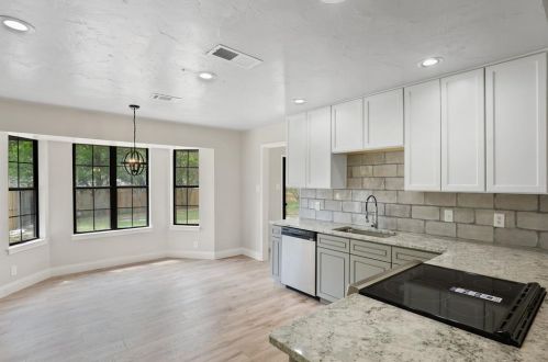 2132 Pembrooke Pl, Denton TX  76205-8208 exterior