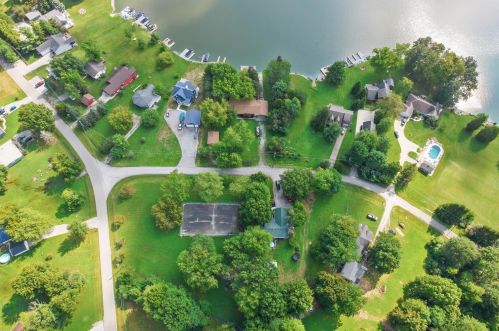 1755 Stuttgart Dr, Saint Martin OH  45118-8435 exterior