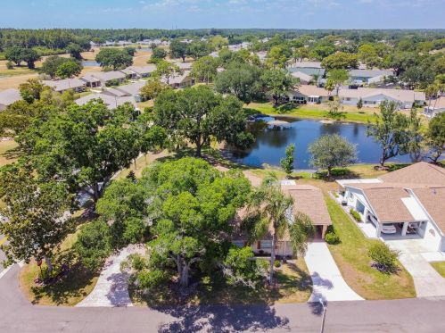 2247 Greenwich Dr, Ruskin, FL 33573-5669