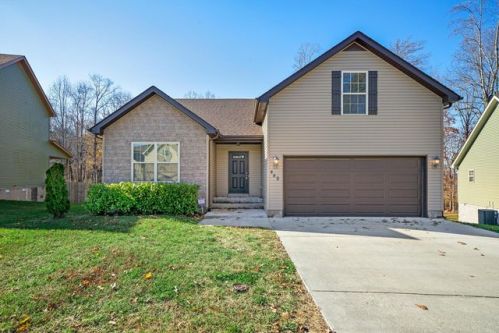 448 Cyprus Ct, Clarksville, TN 37040-8414