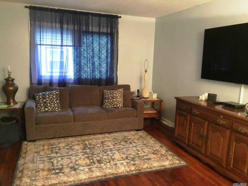 268 Monitor St, Westbury, NY 11590-3576