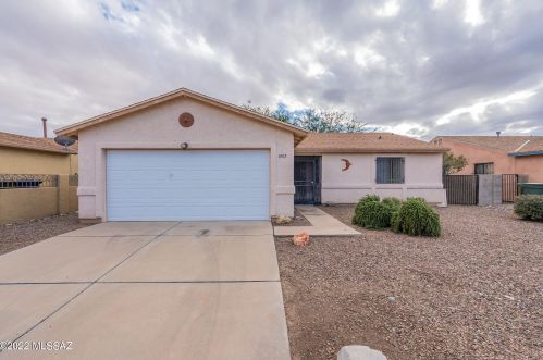 1903 Cabernet Dr, Tucson, AZ 85746-3141