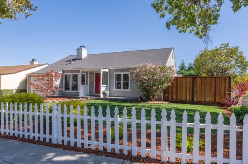 1857 Kentucky St, Redwood City, CA 94061-2547