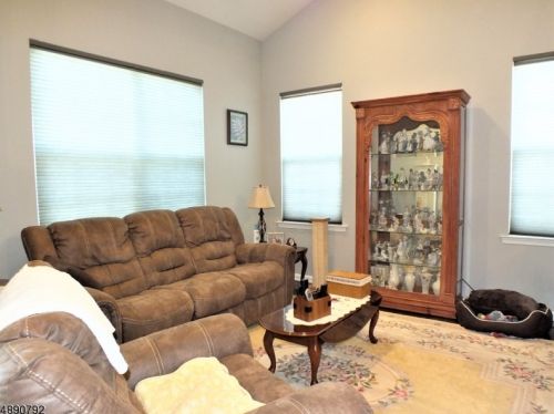 1503 Meadow Brook Ct, Whippany NJ  07981-1240 exterior