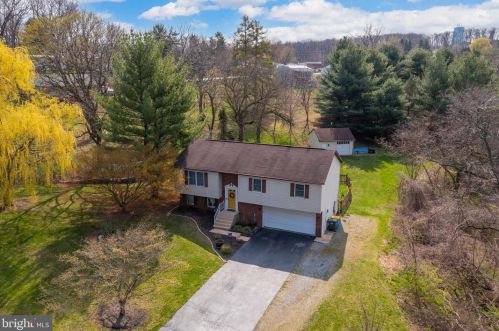 911 Bellview Ct, Red Lion, PA 17356-9079