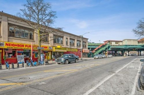 853 Macy Pl, Bronx NY  10455-1884 exterior