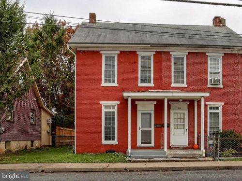 104 Duke St, Hummelstown, PA 17036-1309