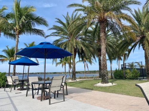 9407 Quarry Dr, Naples FL  34120-5223 exterior
