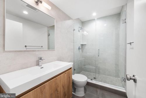 618 Catharine St, Philadelphia PA  19147-2910 exterior
