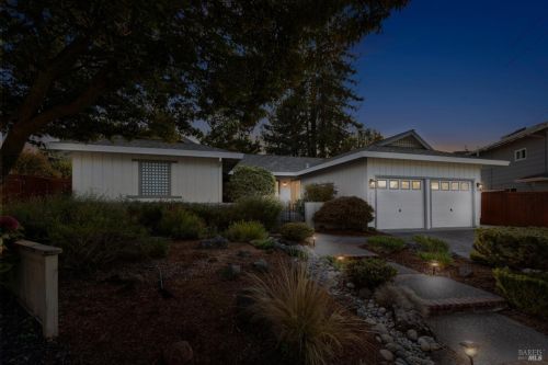 2612 Tamarisk Ct, Santa Rosa CA  95405-8413 exterior