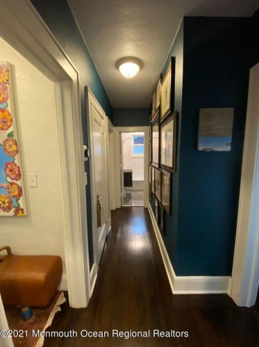 208 Park Dr, Woodbridge NJ  07095-2002 exterior