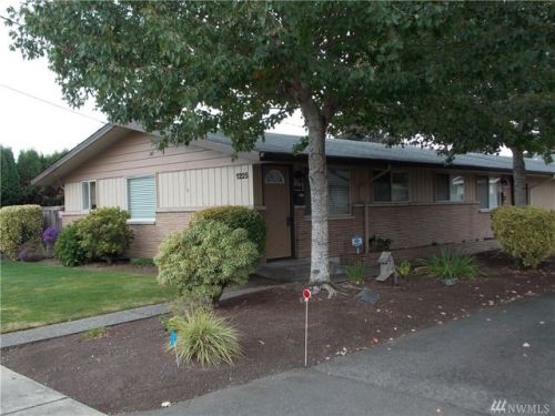 1225 3rd Ave, Puyallup, WA 98371-9416