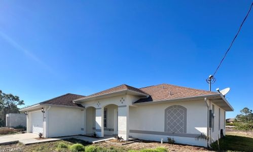 2706 42nd St, Lehigh Acres, FL 33976-7703