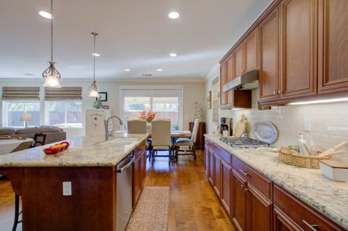 2864 Westport Cir, Valley Home CA  95361-8162 exterior