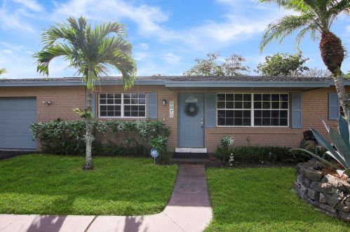 5970 Cypress Ct, West Palm Beach, FL 33415-2411