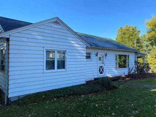 806 Jean St, Connellsville PA  15425-4613 exterior