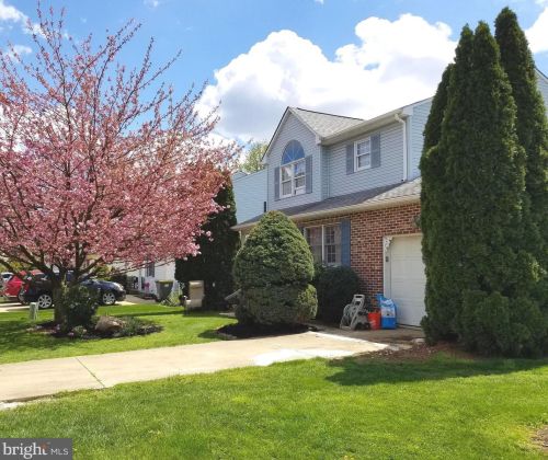 102 Meghans Ct, Wilmington, DE 19804-2045