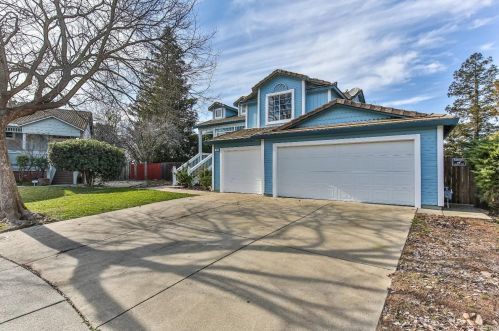 1960 Berry Ct, Liberty Farms, CA 95620-2506