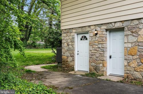 8318 Fairview Rd, Melrose Park PA  19027-2121 exterior