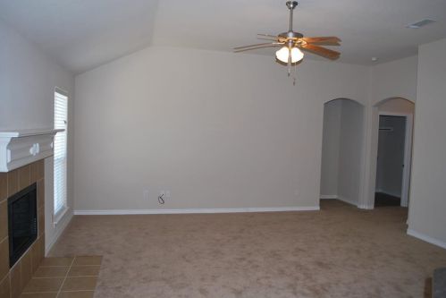 1711 Griffin Ln, Midlothian TX  76063-8563 exterior