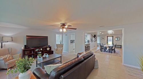 1410 Memory Ln, Lutz, FL 33549-3855