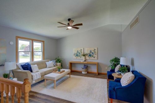 204 Marlboro Ave, Edgerton, WI 53534-1752