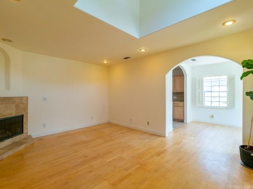 17935 Rosita St, Van Nuys CA 91316-4217 exterior