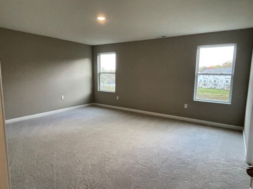 1703 Canterbury Dr, Imperial PA  15126-9186 exterior