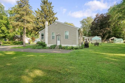 9 Maple Ct, Washingtonville NY  10992-1702 exterior