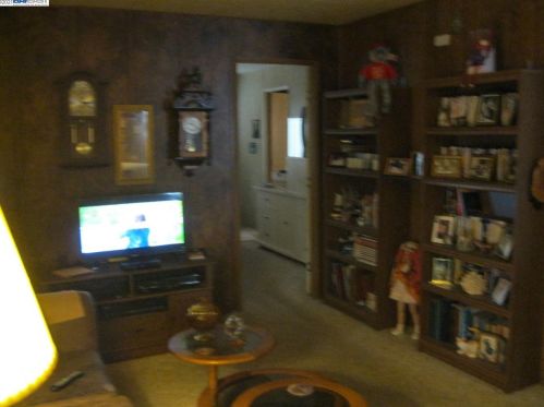 29425 New Hampshire Way, Hayward CA  94544-6459 exterior