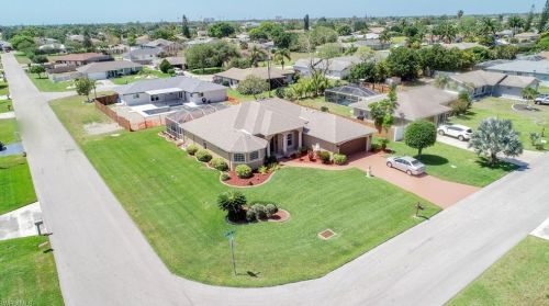 202 38th St, Cape Coral, FL 33914-7869