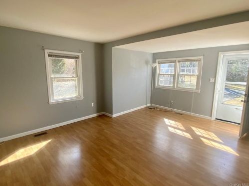 5 Louis Ave, Valley Cottage NY  10989-2327 exterior