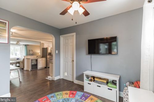 107 Allison Rd, Willow Grove PA  19090-3112 exterior