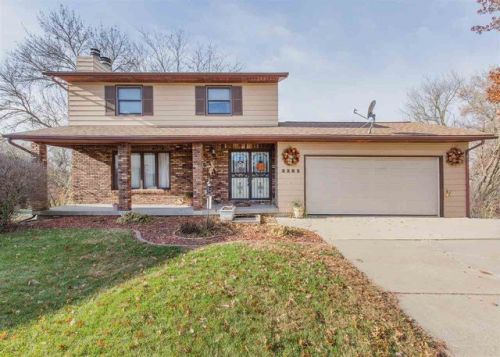2285 Westberry Ct, Panarama Park, IA 52722-2030