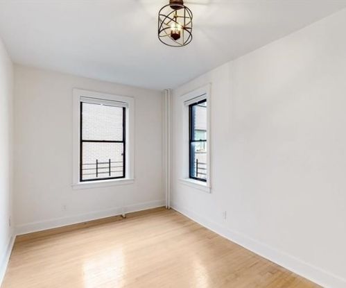 150 St, Union City NJ  07087-6038 exterior